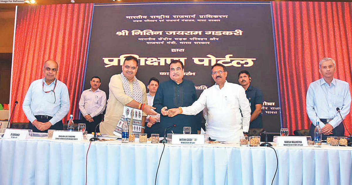 Nitin Gadkari and CM Sharma prioritise fast-tracking projects